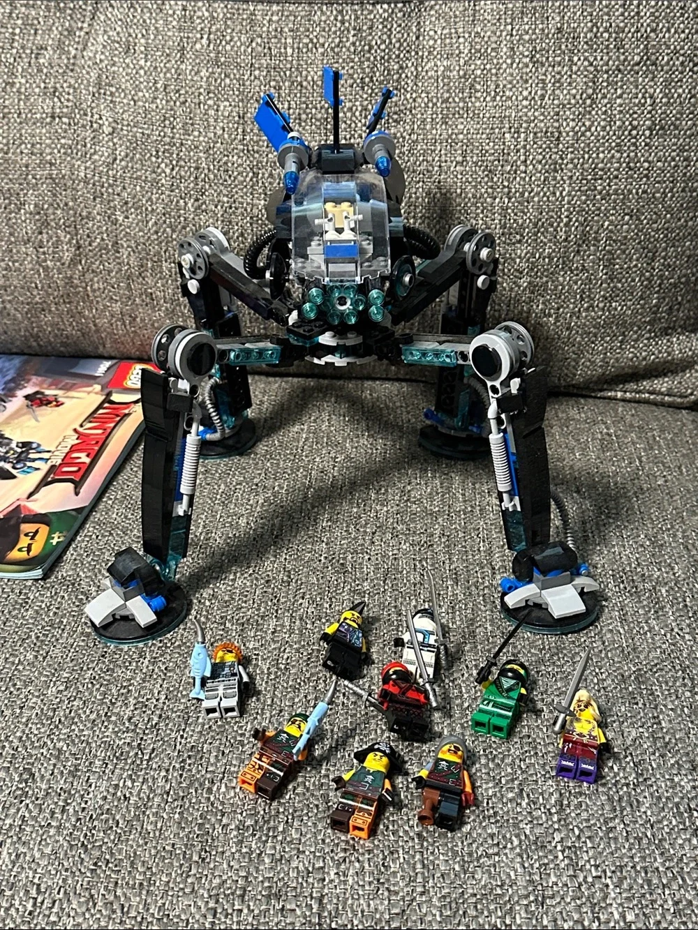 Lego Ninjago Blue and Black Spider Mech with Multiple Minifigures